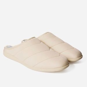 Everlane “The ReNew Slipper”